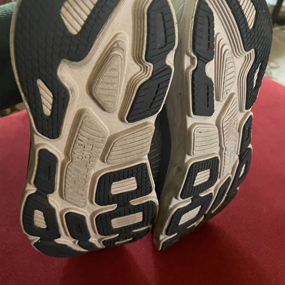 Hoka mens 9.5 extra wide - Picture 5 of 6